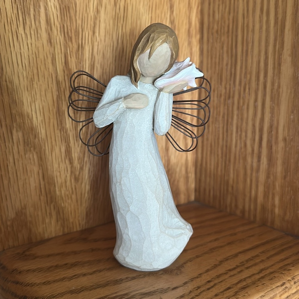 Demdaco Willow Tree Angel Sculpture - Cream and Tan